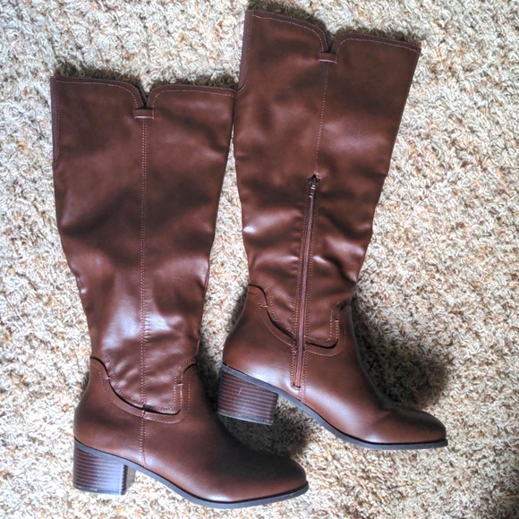 Women's Brown Boots Size 9.5 - Picture 1 of 4
